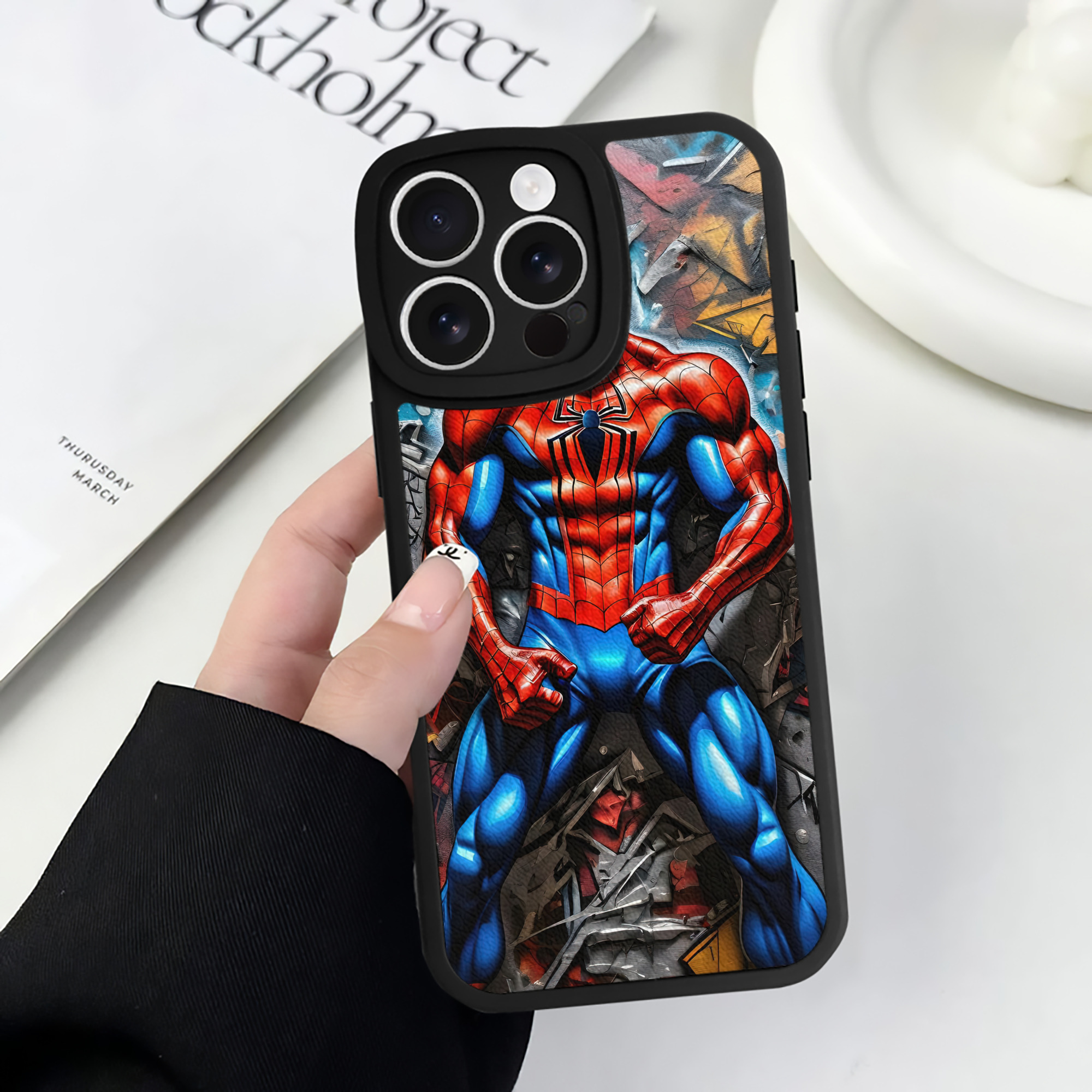 Spider Man スパイダーマン 【iPhone 16シリーズ対応】シリコンスマホケース（レザー調） 材質：シリコン